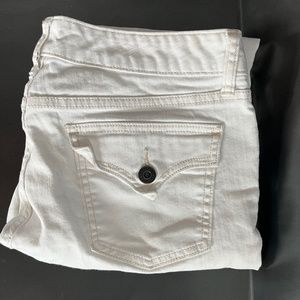 Size 10 Curvy Straight White Gap Jeans